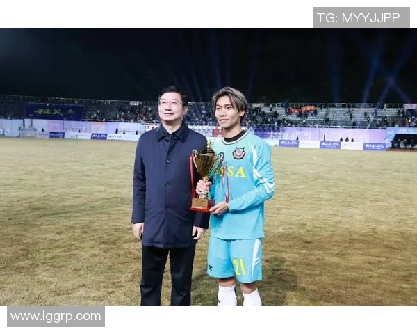 足球明星泥塑摆件推荐及其独特魅力解析